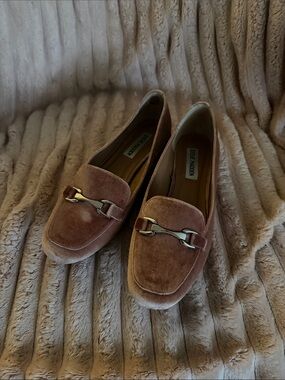 Steve Madden Dusty Rose Velvet Loafers with Gold Horsebit